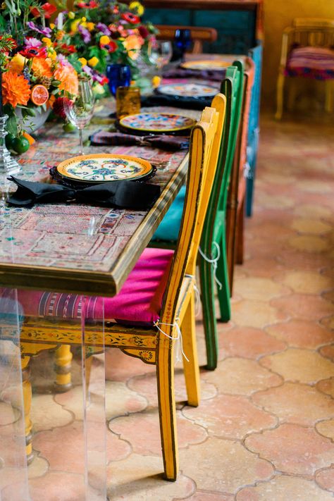 Mexican Dining Room, Mexican Interior Design, Mexican Interiors, Mexican Furniture, Eclectic Dining Room, Eclectic Dining, Interior Design Per La Casa, Mexican Home Decor, Mexican Home