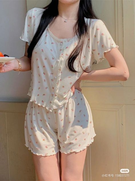 Night Pajamas Aesthetic, Pyjama Shorts Aesthetic, Korean Night Suit For Women, Douyin Pajamas, Korean Night Suit, Korean Pajamas Aesthetic, Night Clothes Women, Sleeping Clothes Women, Aesthetic Nightwear