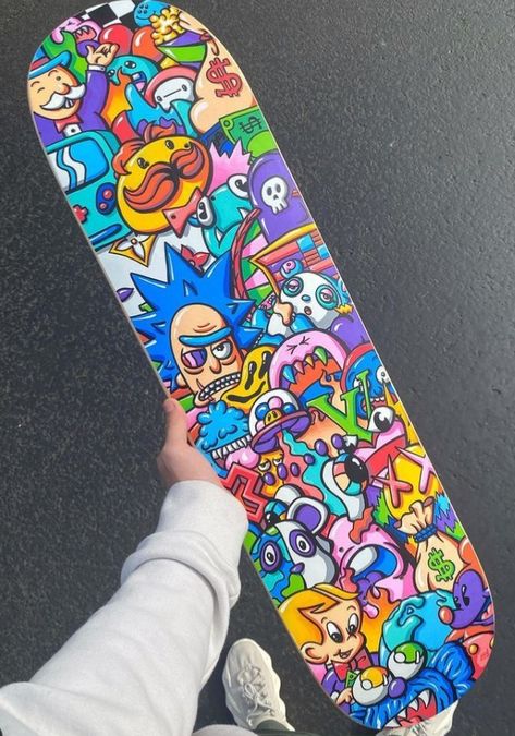 Skateboard Graffiti Design, Skate Board Designs Ideas, Skateboard Art Draw, Skateboard Art Design Ideas, Skateboard Painting Ideas, Posca Art Doodle, Painted Skateboard, Doddle Art, Skateboard Deck Art