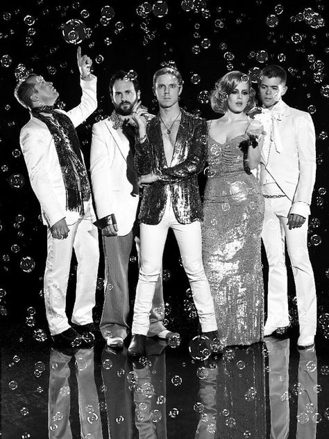 The Scissor Sisters won a GLAAD award for Outstanding Music in 2013. Sisters Pictures, Scissor Sisters, Queer As Folk, Sister Pictures, Under The Rainbow, Sister Photos, Lou Reed, Will And Grace, Rhythm And Blues