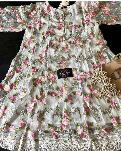 Panel Frock Design Pakistani, Panel Frock Design, Frock Pakistani, Brazilian Knots, Casual Bridal Dress, Short Frocks, Short Frock, Casual Frocks, Frock Fashion