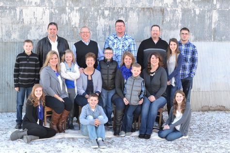 Family pose, color scheme blue gray navy black and white Blue Black Gray Family Pictures, Blue And Black Family Pictures Outfits, Outfits Family Photos, Color Scheme Blue, Portrait Outfits, Photobook Ideas, Family Photo Outfits Winter, Fam Photos, Family Photo Colors