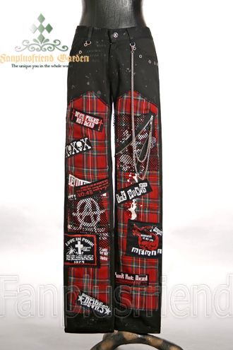 gonnna make a pair Gyaru Pants, Patches Pants, Pants Patches, 90s Mall Goth, Rokku Gyaru, Battle Jackets, Punk Plaid, Patch Pants, Patchwork Pants