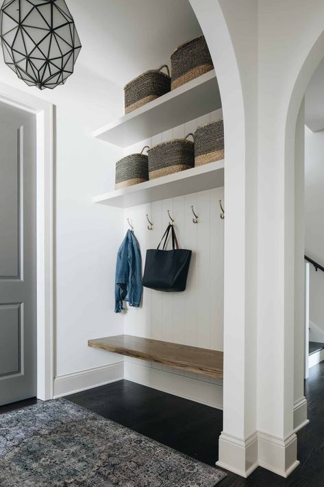 Tour a jaw-dropping dream home with inspiring design ideas in Illinois Small Mudroom Ideas, Mudroom Entryway, Mudroom Laundry Room, Black Countertops, Mudroom Design, Stools For Kitchen Island, Modern Farmhouse Design, Williams Sonoma Home, Farmhouse Design