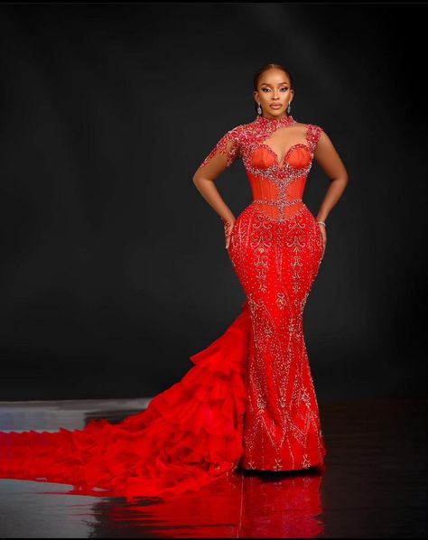 Red Dress With Train, Red Asoebi, Asoebi Outfit, Asoebi Gown Styles, Luxury Prom Dress, African Print Wedding Dress, Nigerian Traditional Dresses, Nigerian Wedding Dresses Traditional, African Photography