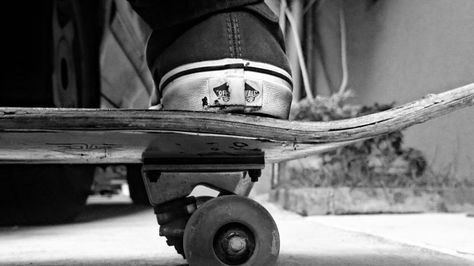 Skateboard Wallpaper Laptop, Skate Aesthetic Wallpaper, Skate Wallpaper, Skater Boy Aesthetic, Skateboarding Photography, Skate Photography, Skate Aesthetic, Skateboard Pictures, Bones Brigade