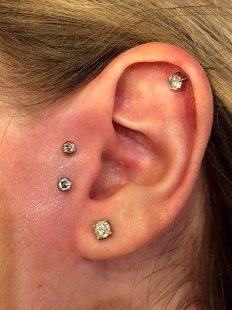 Side burn surface piercing with the surface barbell from Industrial Strength. Side Burn Piercing, Pretty Piercings, Surface Piercing, Cool Ear Piercings, Types Of Piercings, Body Piercings, Ear Piercing, Easy Hairstyles For Long Hair, Body Mods