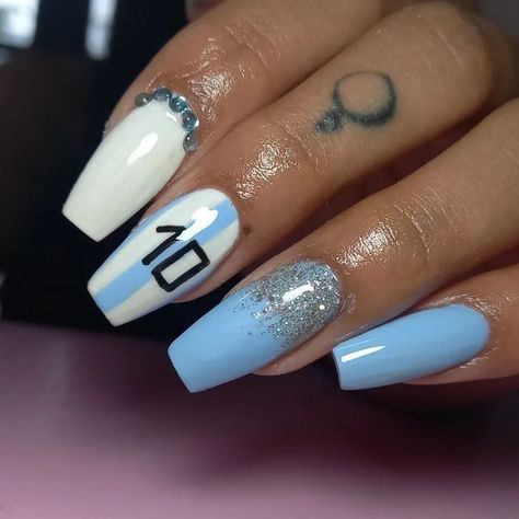 The latest nail style trend to hit Instagram is a creative way to celebrate the season. Users are uploading images of nails painted to look like the knit sweaters that are perfect for this time of the year.  .. Messi Nails Design, Messi Nails, Argentina Nails, Barcelona Nails, Soccer Nails, Football Nail Designs, Football Nail Art, Sports Nails, Football Nails