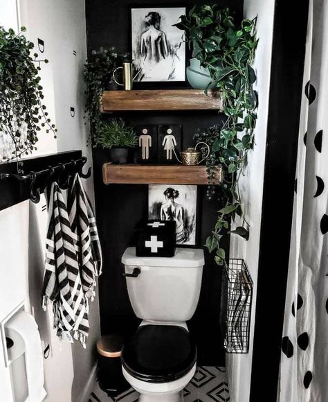 Tiny Toilet Room Decorating Ideas, Black Boho Bathroom Decor, Dark Boho Bathroom, Goth Bathroom Ideas, Bathroom Dressing Area, Goth Bathroom, Spooky Bathroom, Drømme Bad, Gothic Farmhouse