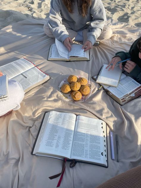 Bible Study Aesthetic With Friends Group, Group Bible Study Aesthetic, Beach Bible Study, Christian Friendship, Heal Your Soul, Christmas Posts, Cute Bibles, Bible Resources, Prayer Group