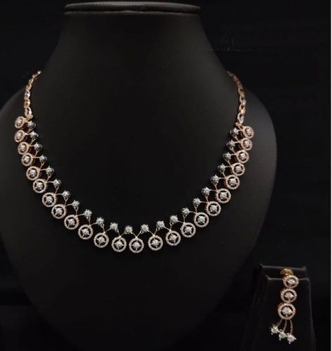 Malabar Diamond Necklace, Real Diamond Necklace Simple Classy, Real Diamond Necklace Set, Simple Diamond Necklace, Small Diamond Necklace, Exquisite Diamond Necklace, Small Necklaces, Simple Necklace Designs, Diamond Necklace Indian