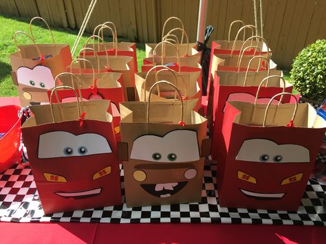 Disney Cars Birthday Party Ideas Diy, Cars Goody Bag Ideas, Cars Party Favors Ideas, Disney Cars 2 Fast Birthday, Cars Candy Bags Party Ideas, Cars Theme Birthday Party Gift Bags, Lightning Mcqueen Birthday Goodie Bags, Disney Cars Goodie Bag Ideas, Disney Cars Birthday Party Favors