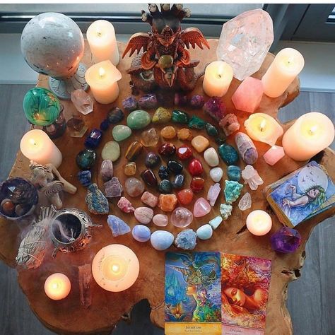 🍃✨Gʀᴇᴇɴ ➕ Cᴏᴛᴛᴀɢᴇ Wɪᴛᴄʜ✨🍃 on Instagram: “Beautiful altar! ✨🕯 Credit @trance.journey #candlemagick Originally from: @silvermoongoddess” Crystal Room, Witch Core, Crystal Altar, Crystal Vibes, Meditation Altar, Hippy Room, Crystal Aesthetic, Mesmerizing Beauty, Spiritual Crystals