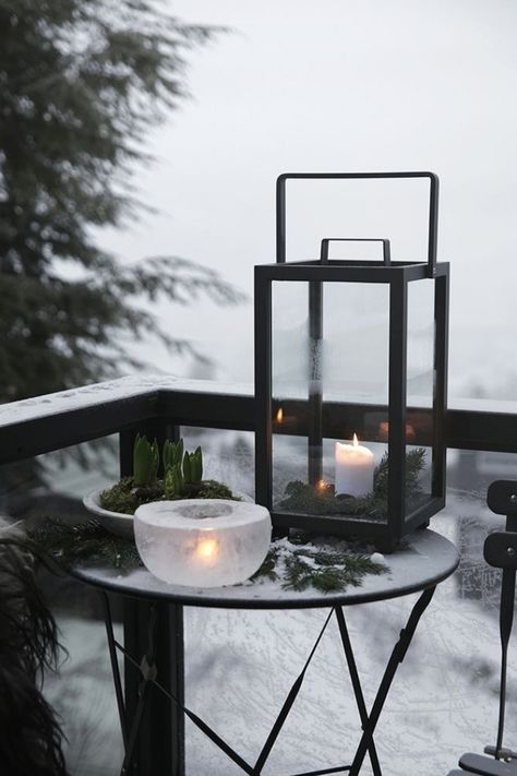 Winter Interior Design, Winter Balcony, Scandinavian Garden, Interior Design Blogs, Candle Glow, Design Blogs, Christmas Feeling, The Balcony, Balcony Decor