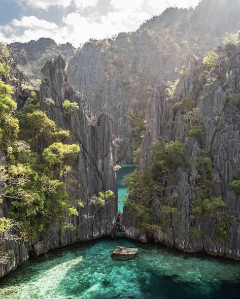 Locations 🗺 on Twitter: "Coron, Palawan, Philippines via: stefanogera… " Twin Lagoon, Coron Island, Palawan Island, Coron Palawan, Coron, Philippines Travel, Destination Voyage, Amazing Travel Destinations, Palawan