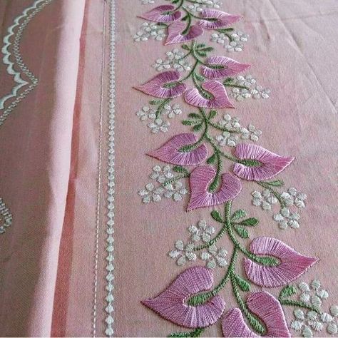 Machine Embroidery Bedsheets Design, Bedsheet Embroidery Design, Machine Embroidery Designs For Blouses, Embroidery Store, Embroidery Boutique, Flower Machine Embroidery Designs, Simple Hand Embroidery Patterns, Diy Embroidery Designs, Bead Embroidery Tutorial