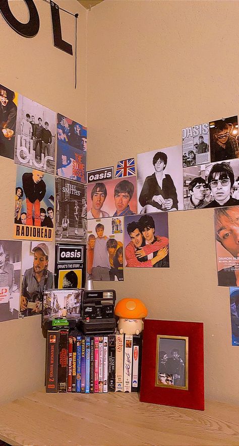 Oasis Room Decor, Poster Wall Layout, Band Posters On Wall Bedroom, Oasis Room, Oasis Aesthetic, 90s Room Aesthetic, Oasis Wallpaper, Oasis Poster, Rock Bedroom