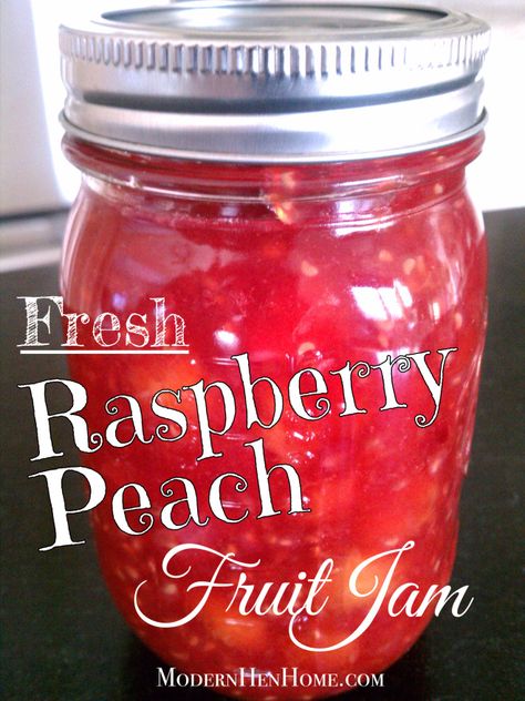 Raspberry Peach Jam, Raspberry Freezer Jam, Blackberry Jam Recipes, Canning Jam Recipes, Raspberry Jam Recipe, Sweet Sauces, Peach Jelly, Canning Peaches, Peach Raspberry