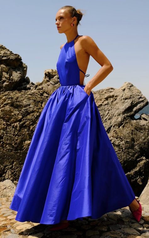 Taffeta Dress Haute Couture, Silk Ball Gown, Bright Summer Dresses, Resort 2023, Column Skirt, 2023 Collection, Guest Outfit, Mode Vintage, Verona