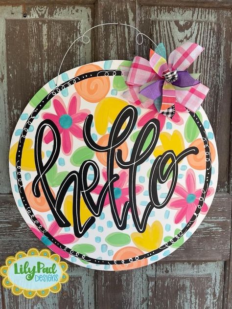 Spring Classroom, Easter Door Hanger, Door Signs Diy, Door Hanger Template, Summer Door Hanger, Art Painting Tools, Wall Wreath, Wood Door Hangers, Door Decorations Classroom