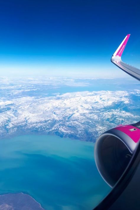 Plane wing of a Wizz Air Aicraft Wizz Air Cabin Crew, Tui Airlines, Wizz Air, Book Flights, Air Flight, 2025 Vision, Wallpaper Vintage, Booking Flights, Cabin Crew