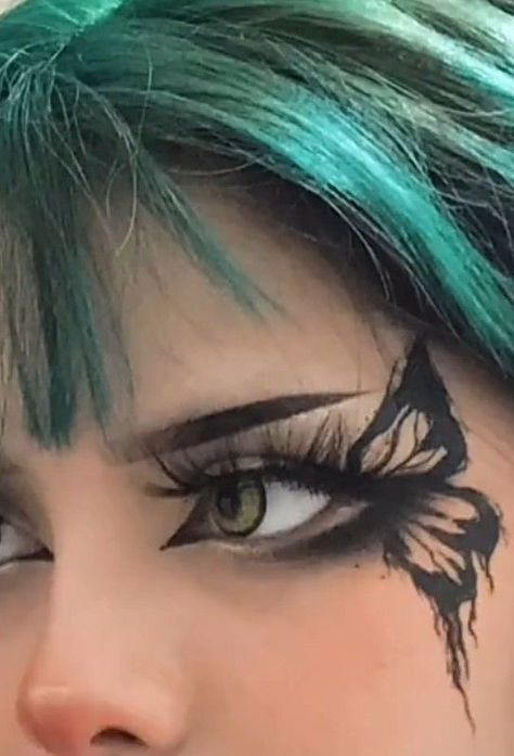 Eyeliner Inspo, Halloweenský Makeup, Eyeliner Ideas, Butterfly Makeup, Punk Makeup, Cute Eye Makeup, Alt Makeup, Graphic Makeup, Swag Makeup