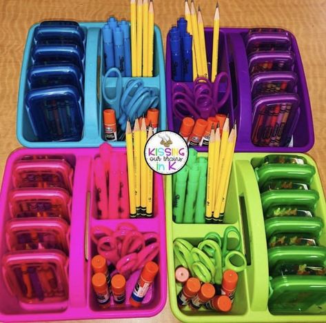 Kindergarten Organization, Classroom Hacks, Teaching Organization, Classroom Organisation, Kindergarten Lesson Plans, 2nd Grade Classroom, Kindergarten Lessons, First Grade Classroom, New Classroom