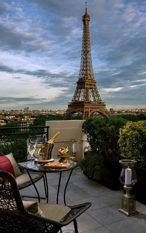 Shangri La Paris, Torre Eiffel Paris, European Trip, Paris Rooftops, Paris Dream, Shangri La Hotel, Paris Aesthetic, Paris Cafe, Balcony Furniture