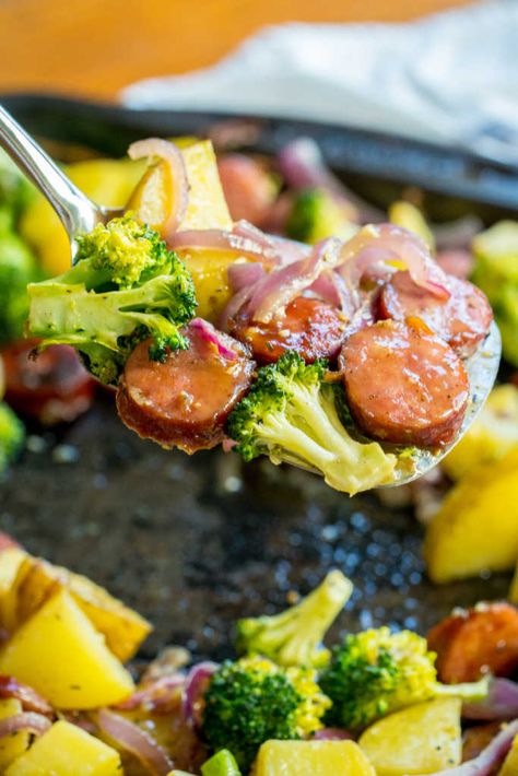 Honey Garlic Kielbasa, Honey Garlic Sausage, Sausage With Veggies, Millefeuille Recipe, Veggie Sheet Pan, Sausage Dinners, M Is For Mama, Weekday Dinner Ideas, Sausage Sheet Pan