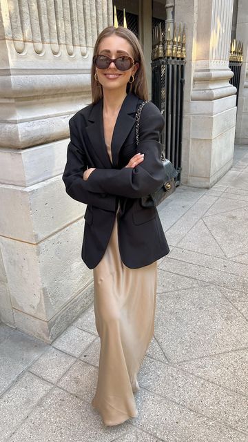 Long Gold Silk Skirt, Beige Satin Dress Outfit, Satin Gold Skirt, Golden Satin Skirt Outfit, Long Beige Dress Outfit, Gold Maxi Skirt Outfit, Long Dress And Blazer Outfit, Satin Dress And Blazer, Long Dress With Blazer Outfit