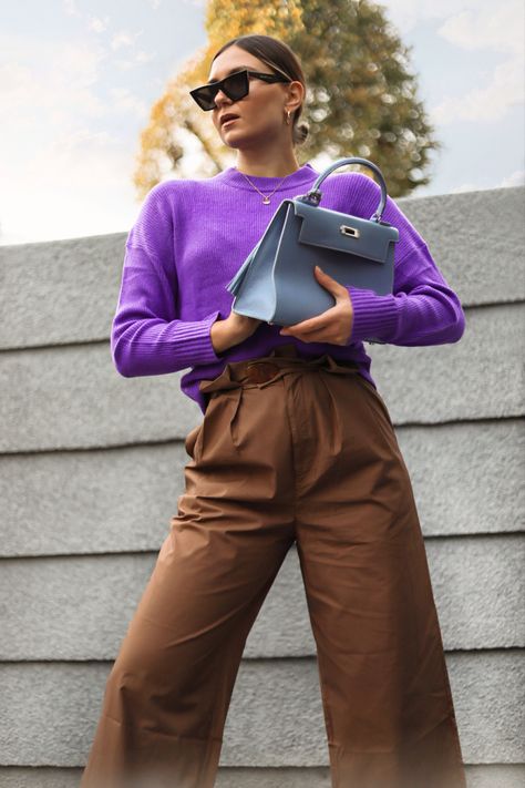 #purple #sweater #knitwear #brown #trousers #blue #handbags #colourful #style #styleinspiration #stylist #styleblogger #ootd #fashionista Brown With Purple Outfit, Brown Pants Street Style, Brown Purple Outfit, Violet Sweater Outfit, Brown Colour Outfit, Purple Sweater Outfit Winter, Purple Turtleneck Outfit, Brown And Purple Outfit, Purple And Brown Outfit