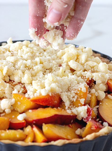 Peach Crumb Pie Crumble Topping, Peach Pie With Crumble Top, Peach Crumb Pie Recipes, Peach Crumble Pie Recipes, Crumb Crust For Pie, Peach Pie Crumble Topping, Crumb Pie Topping, Peach Crumble Cobbler, Peach Pie With Crumb Topping