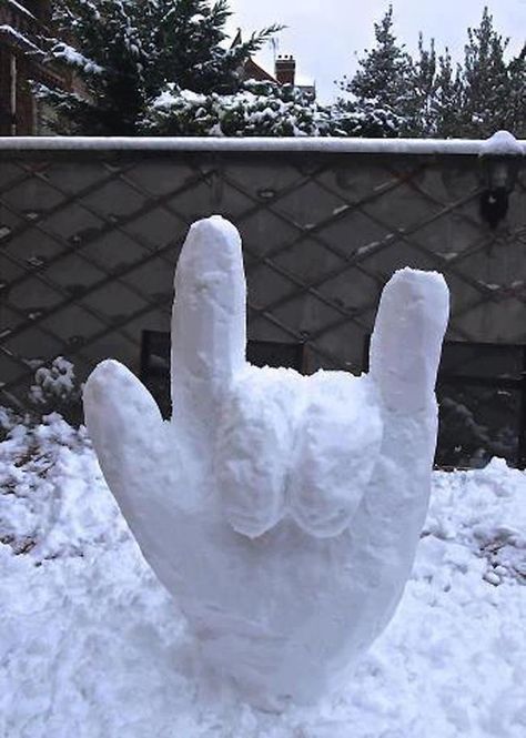 Sign Language Art, Snow Crafts, Snow Activities, Snow In Summer, Snow Sculptures, Snow Pictures, Snow Art, Snow Fun, Musica Rock