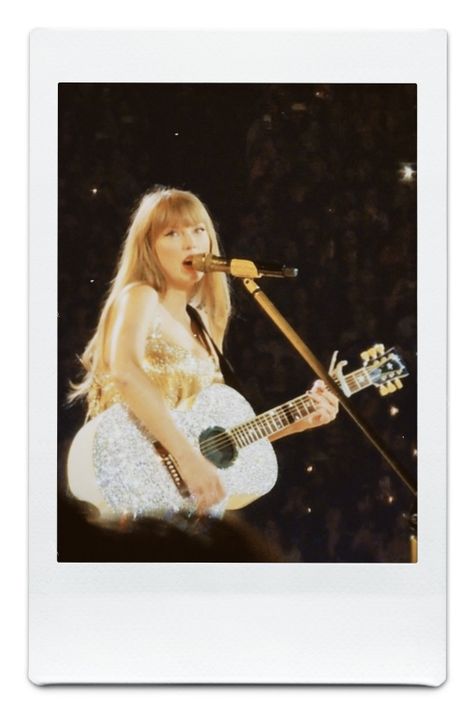 Eras Tour Polaroid, Taylor Swift Tickets, Taylor Swift Fotos, Taylor Swift New Album, God Mother, Gf Material, Taylor Swift Tour Outfits, Swift Tour, Estilo Taylor Swift