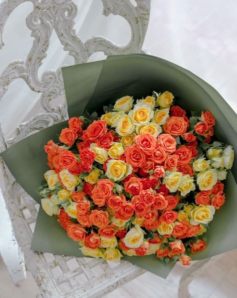 Orange Yellow Bouquet, Orange Rose Bouquet, Big Bouquet, Yellow Bouquets, Boquette Flowers, Roses Bouquet, Nothing But Flowers, Flower Therapy, Beautiful Bouquet Of Flowers