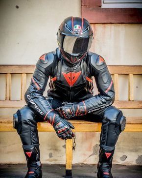 Motorcycle Jacket Outfit, Motorcycle Suits Men, Harley Gear, Motorcycle Leathers Suit, Bike Suit, Hot Biker Guys, Bike Leathers, Biker Gear, Motorcycle Suit