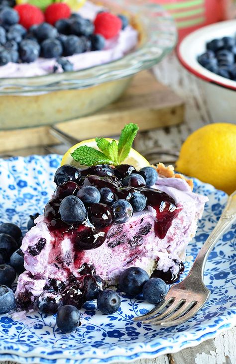 Dessert Recipes - 25 Summer Recipes that are refreshing, fruity, and full of flavor. Pin it now and make them later! Blueberry Lemon Pie Recipe, Yogurt Pie, Healthy Pie Recipes, Dessert For Summer, Blueberry Yogurt, Yogurt Dessert, Blueberry Ice Cream, Lemon Ice Cream, Homemade Popsicles