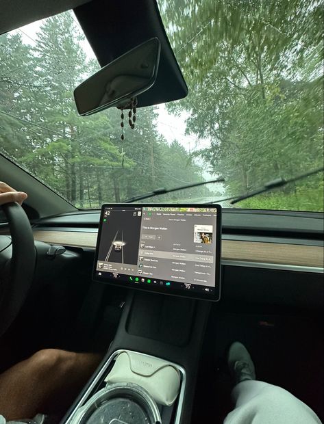 #aesthetic #tesla #teslaaesthetic #trending #darkmood #mood #twighlightmood #fall #spookyseason Driving Tesla Aesthetic, Electric Car Aesthetic, Tesla Aesthetic Girl, Tesla Photography, Grey Tesla, Custom Tesla, Tesla Suv, Tesla Aesthetic, Nostalgic Photography