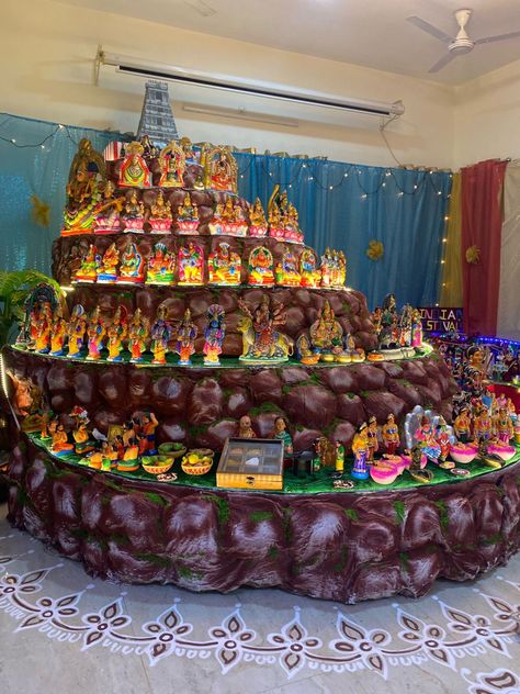 Golu Theme Ideas, Navratri Golu Decoration Ideas, Golu Decoration Ideas, Navratri Decor, Navaratri Golu, Bommala Koluvu, Golu Dolls, Haldi Kumkum, Pooja Decor