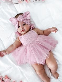 Newborn Baby Girl Dresses, Belle Tutu, Cute Babies Photography, Baby Dress Design, Baby Outfits, Dresses Kids Girl, Baby Photoshoot