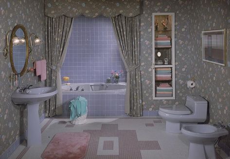 80s Room Aesthetic Retro, 90s Room Aesthetic, 80s Room Aesthetic, 1980s Interior, 90s Interior, 60s Interior, 90s House, 80s Interior Design, 80s House