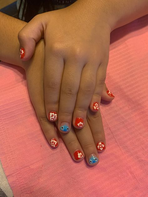 Disney Princess Nails Easy, Cute Nails For Girls 8-10, Stitch Nail Art Simple, Lilo And Stitch Nails Easy, Cute Nails For Little Kids, Descendants Nails For Kids, Short Gel Nails Disney, Stitch Nails Short Easy, Stitch Disney Nails Easy