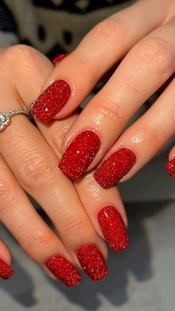 Christmas Nails Red With Glitter, Red Gold Glitter Nails, Red And Gold Sparkle Nails, Sparkly Red French Tip Nails Square, Simple Christmas Nails Acrylic Square, Christmas Nails Sparkly Red, Red Glitter Nails Short, Sparkly Red Nails Acrylic, Red Sparkle Christmas Nails