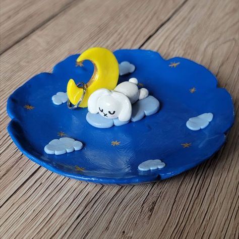 Cloud Trinket Dish, Air Dry Clay Bunny, Polymer Clay Trinket Dish, Trinket Dish Clay, Diy For School, Xmas Clay, Cute Clay Ideas, Clay Date, Clay Diys