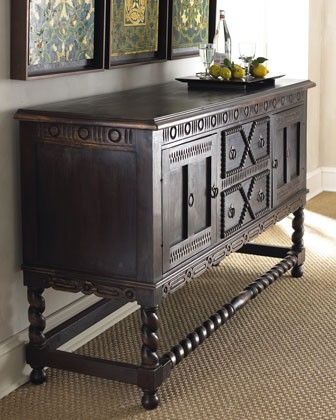 Side board - want one like this is my dining room! Buffets And Sideboards, Dining Room Buffet, Sideboard Buffet, Decoration Design, Home Collections, Furniture Makeover, Dining Room Furniture, Room Furniture, Painted Furniture