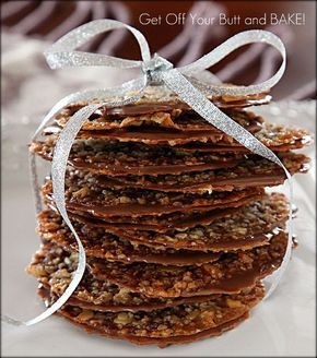 ITALIAN FLORENTINE’S ITALIAN FLORENTINES Yield: A single recipe made 40 cookies and 10 small Cream Horns 2/3 cup Butter 1 cup Oatmeal 1 cup chopped sliced Almonds 1/4 cup Toasted Coconut 1 cup Sugar 2/3 cups all purpose flour 1/4 cup light corn syrup 1/4 cup Cream + 1 Tablespoon 1 teaspoon vanilla 12 oz. bag of semi or Milk Chocolate chips + 1 Tablespoon Crisco Shortening Florentine Cookies Recipe, Desserts Italian, Coconut Almonds, Florentine Cookies, Cookie Icing Recipe, Cream Horns, Italian Christmas Cookies, Lace Cookies, Italian Cookie Recipes