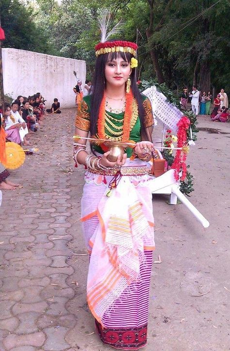 Manipur tribe India Traditional Dress, Indian Army Wallpapers, India Street, India Culture, Fashion Art Illustration, Traditional Dress, North East, India Beauty, Desi Beauty