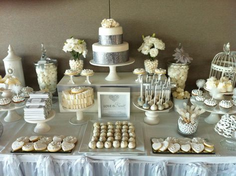 Wedding Chocolate Table, White Dessert Tables, White Silver Wedding, Lolly Buffet, White Desserts, Candy Bar Wedding, Wedding Chocolate, Soap Ideas, Bar Wedding