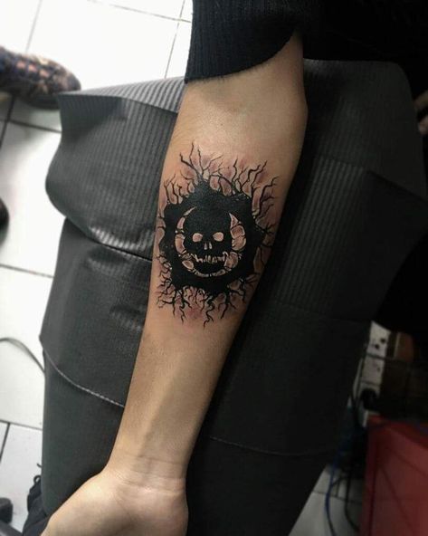 Gamer Tattoos Men, Halo Tattoo Design, Halo Tattoo, Gears Of Wars, Gear Tattoo, Gamer Tattoos, Minimal Tattoo Design, Retro Tattoos, Symbol Tattoo