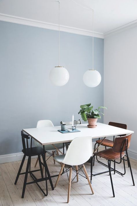 Light Blue Wallpaper Living Room, Light Blue Wall Kitchen, Pale Blue Walls Living Room, Light Blue Room Paint, Pale Blue Dining Room, Pale Blue Living Room Walls, Light Blue Wall Living Room, Living Room Light Blue Walls, Light Blue Dining Room Walls